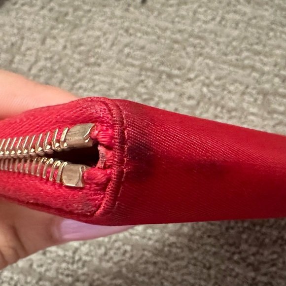 RED PRADA ZIP WALLET - Picture 5 of 10